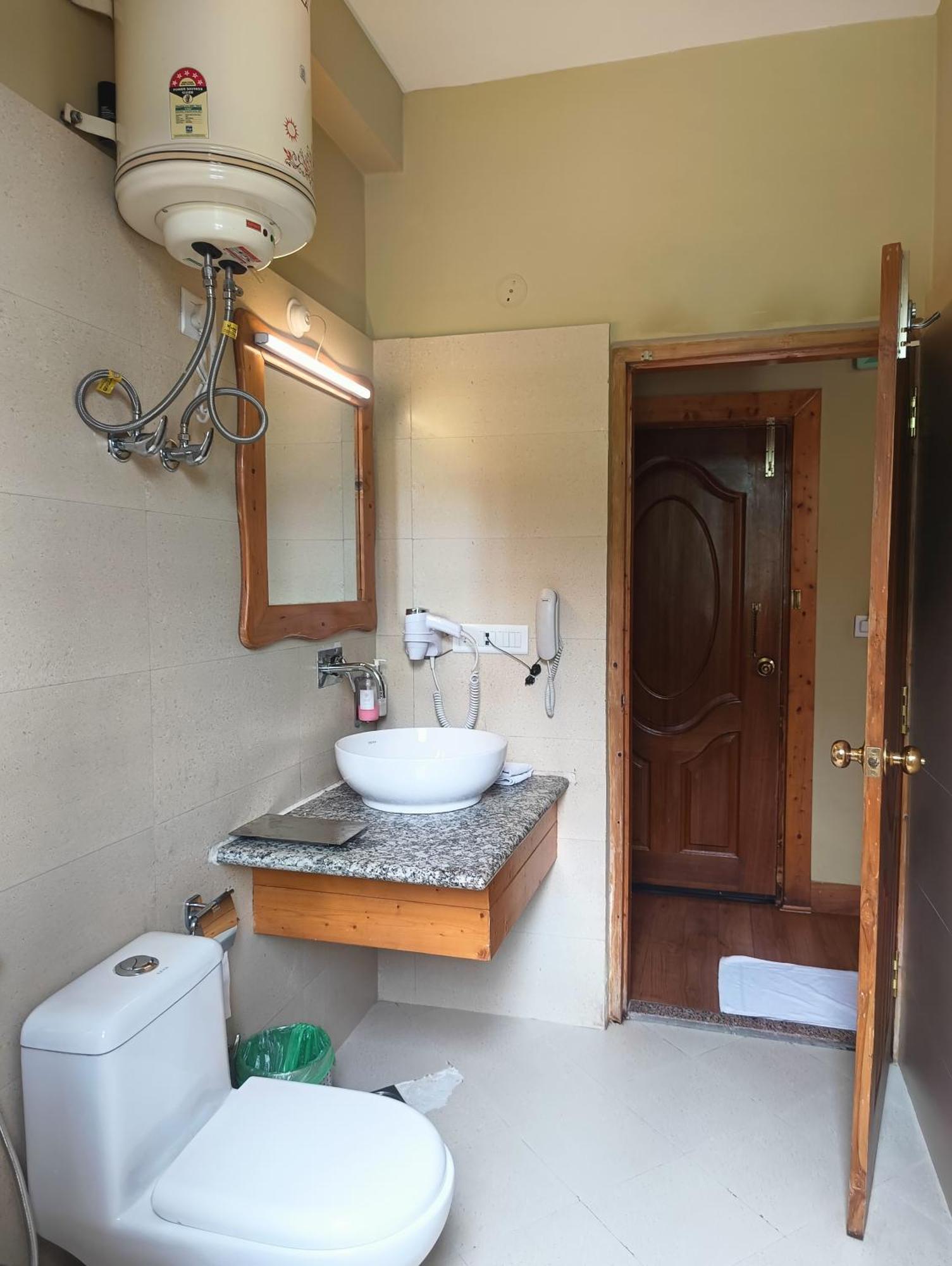 Regenta Inn By Riverside Manali Extérieur photo